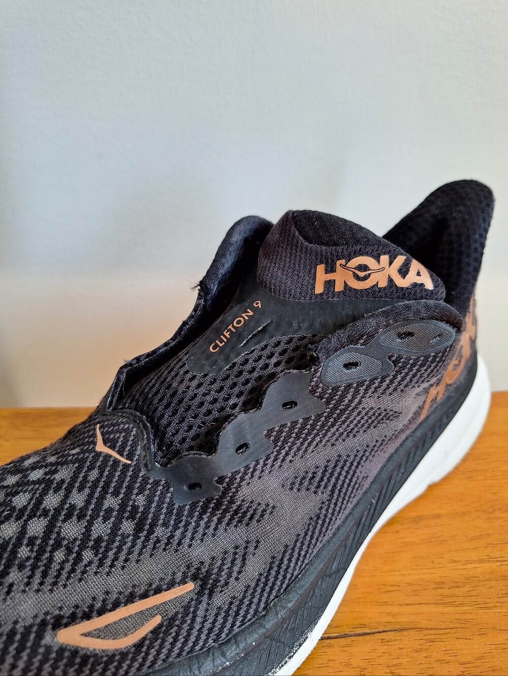 Hoka Clifton 9  Black/Rose Gold  Women's Size 7.5B - Picture 6 of 16